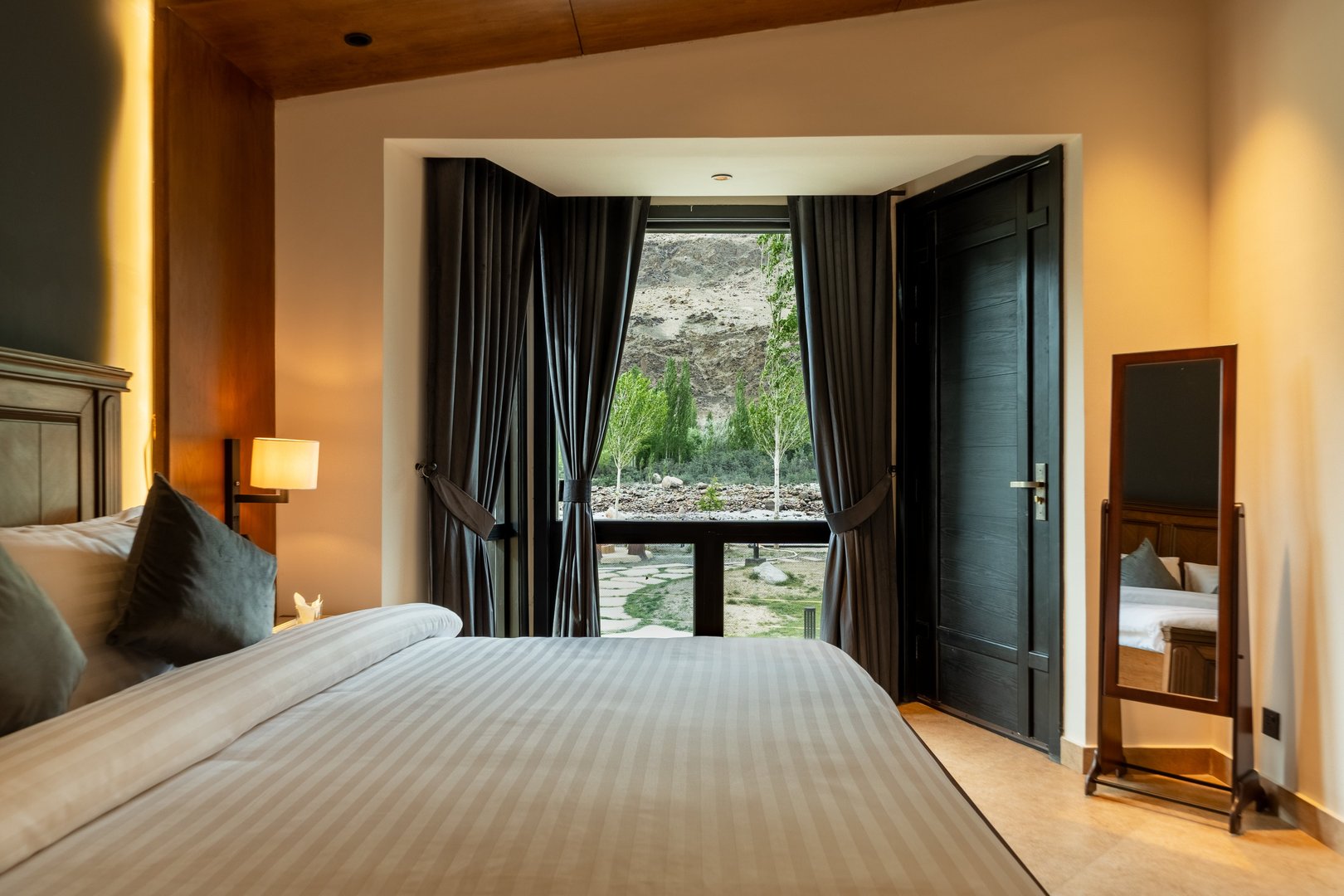 Room main
