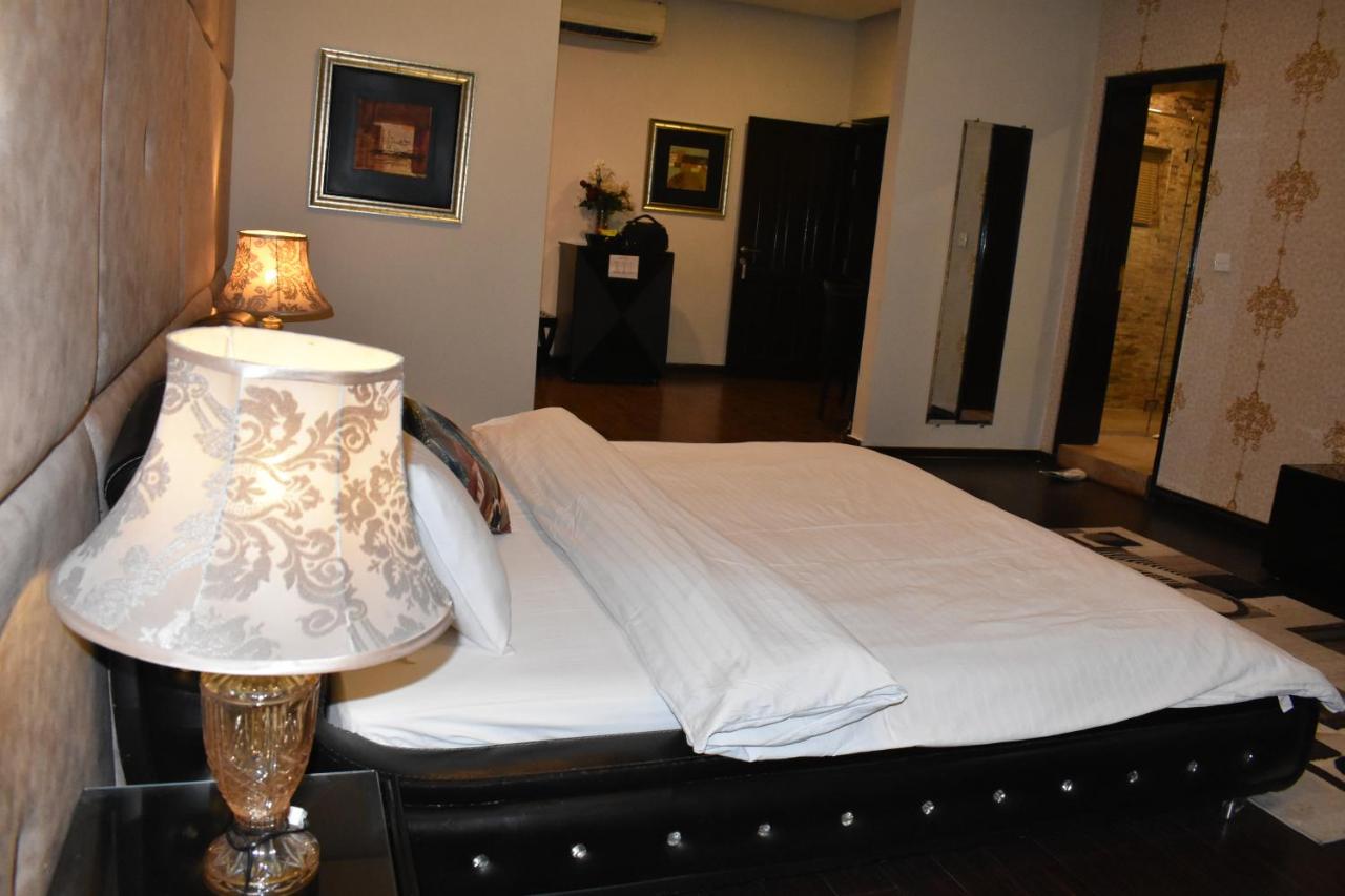 Room main