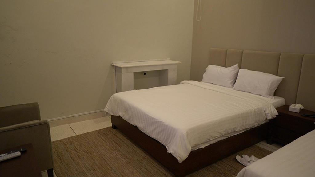 Room main
